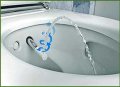 Wasser sp�len gegen H�morrhioden