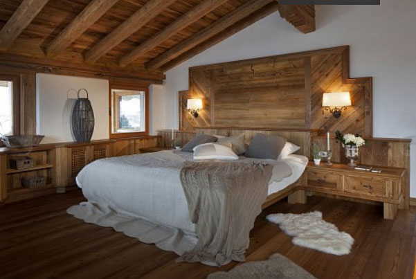 Massivmöbel und Dielen aus Altholz