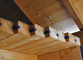 Holzhaus Bauteile aus Brettstapelholz