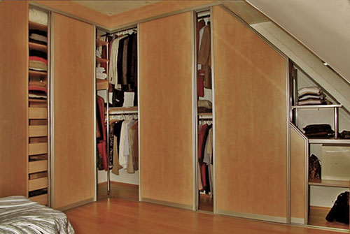 Einbauschrank Dachschräge