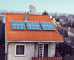 Fotovoltaik Modul am Dach